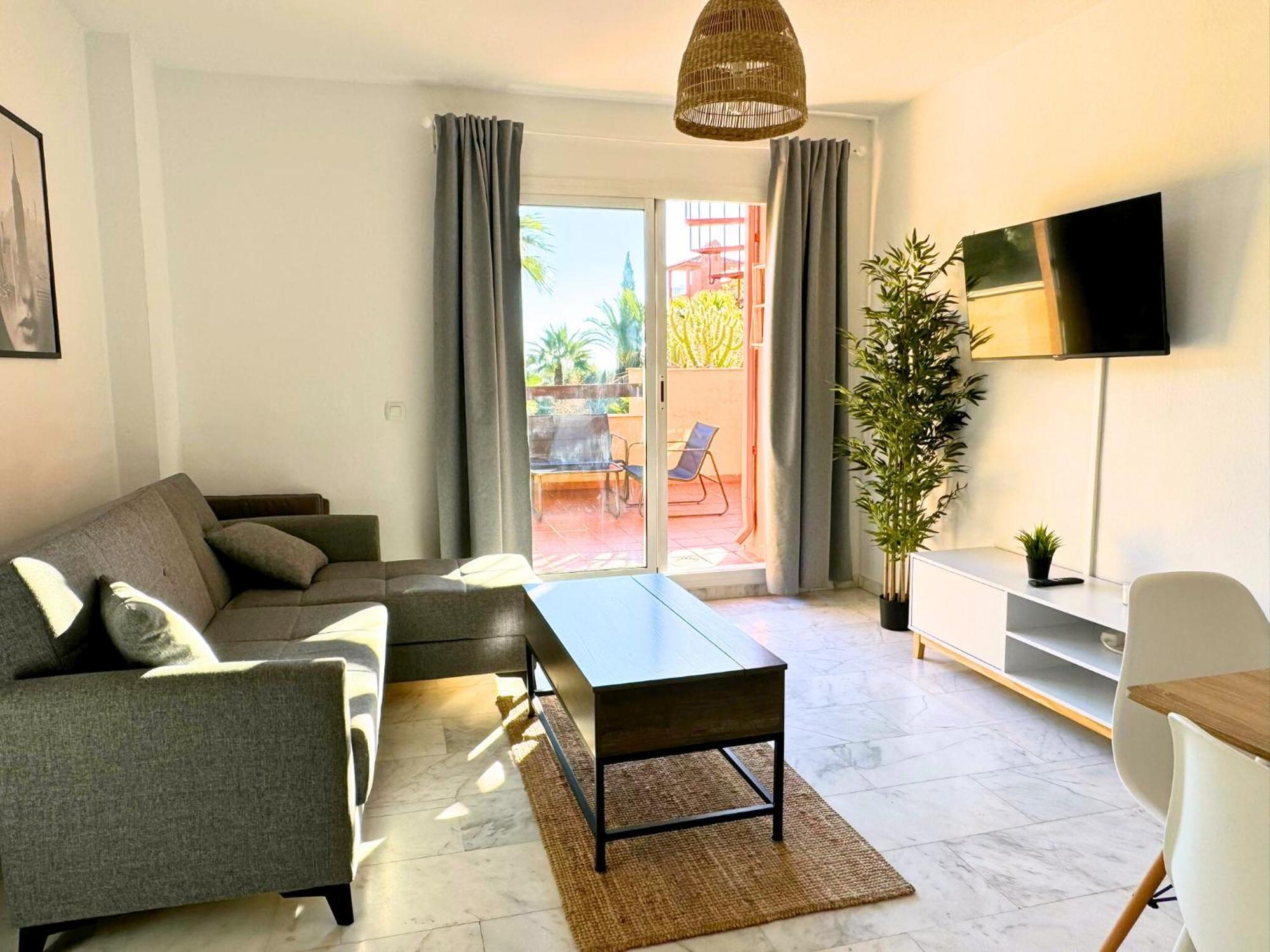 Two Bedroom Penthouse Marbella, With Sea Views Near Golf And Beaches Appartement *
