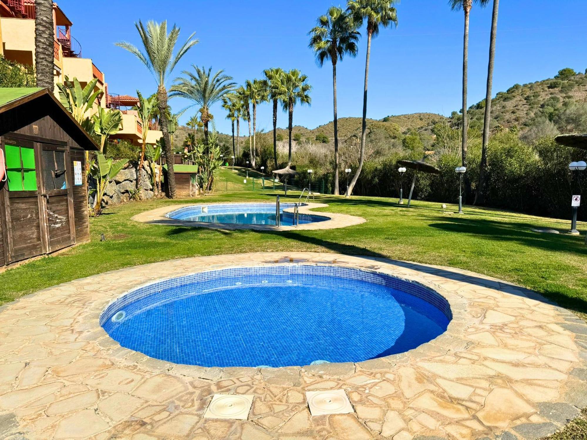 Two Bedroom Penthouse Marbella, With Sea Views Near Golf And Beaches Apartamento *