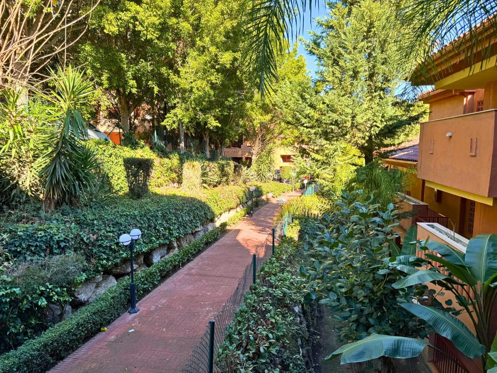 Apartamento Two Bedroom Penthouse Marbella, With Sea Views Near Golf And Beaches