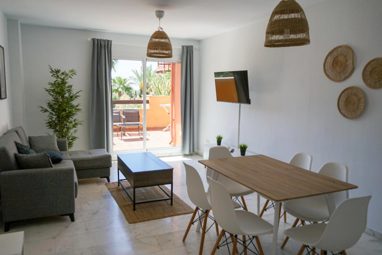 Apartamento Two Bedroom Penthouse Marbella, With Sea Views Near Golf And Beaches