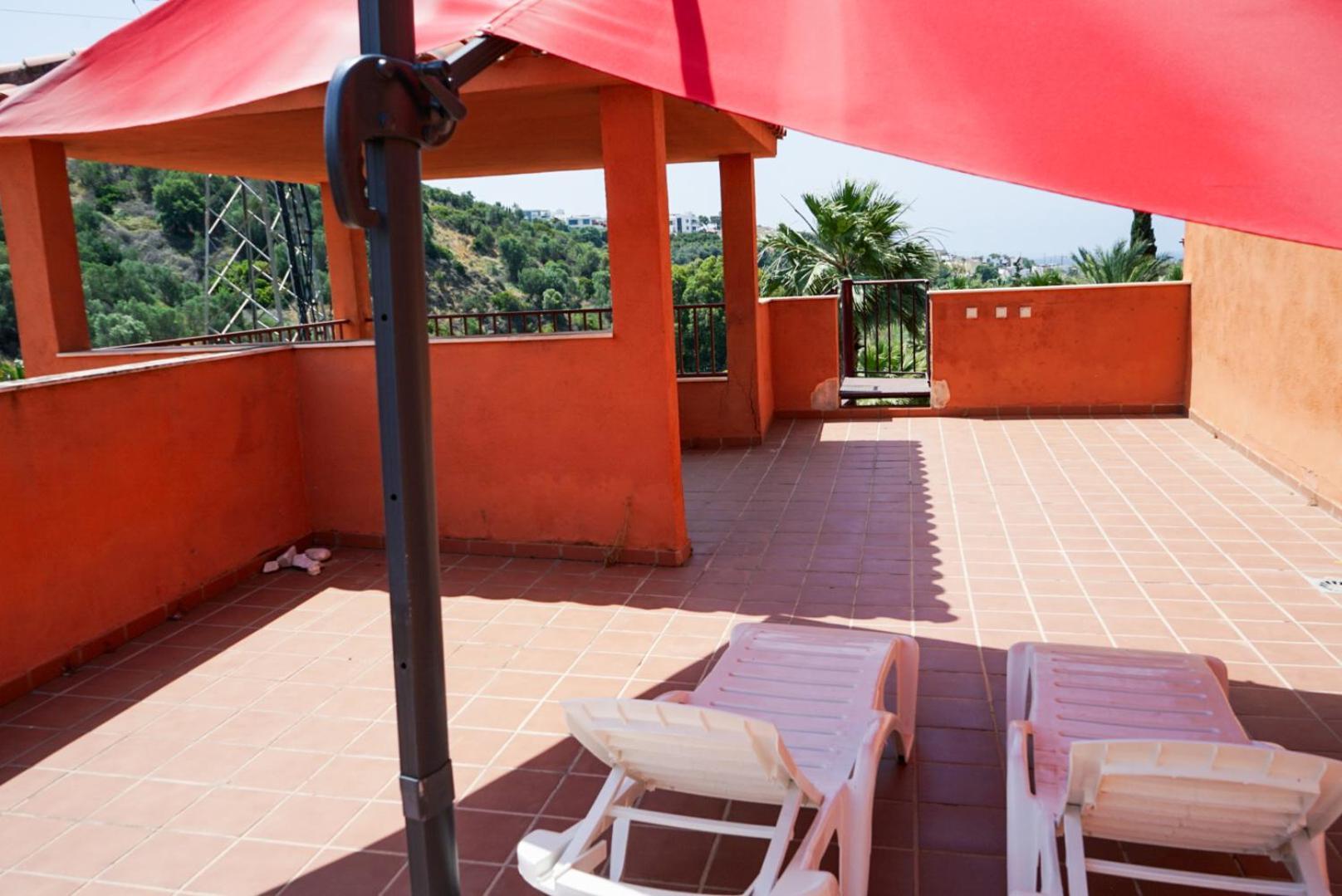 Two Bedroom Penthouse Marbella, With Sea Views Near Golf And Beaches Apartamento