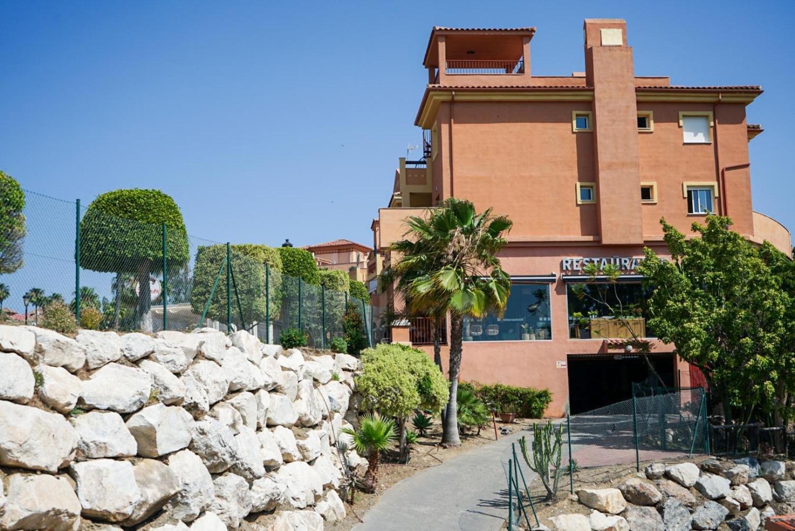Apartamento Two Bedroom Penthouse Marbella, With Sea Views Near Golf And Beaches