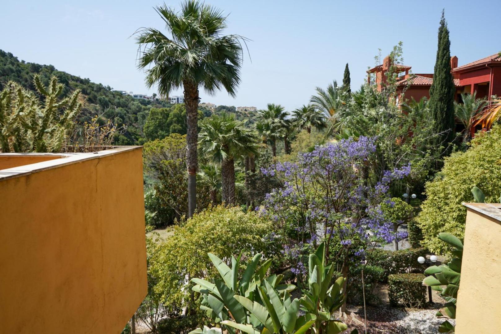 Two Bedroom Penthouse Marbella, With Sea Views Near Golf And Beaches Apartamento *