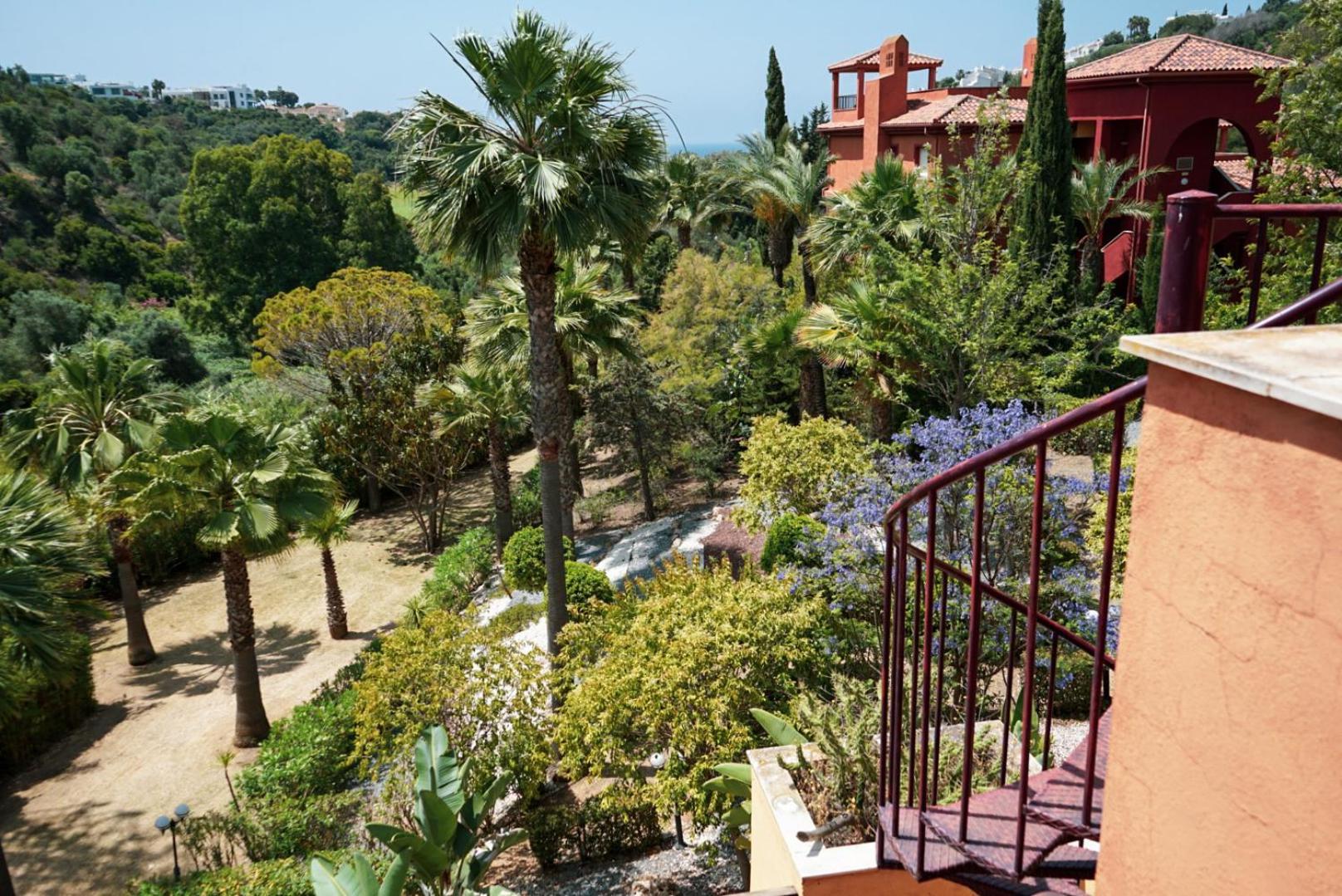 Apartamento Two Bedroom Penthouse Marbella, With Sea Views Near Golf And Beaches *