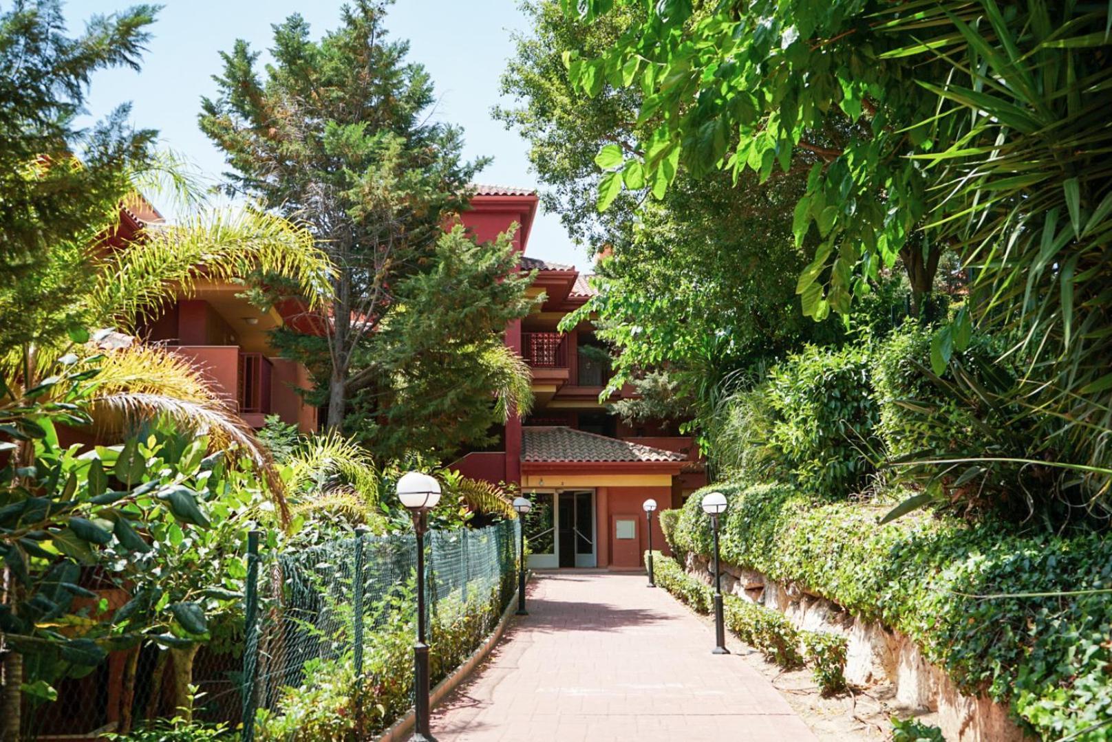 Two Bedroom Penthouse Marbella, With Sea Views Near Golf And Beaches Apartamento Marbella